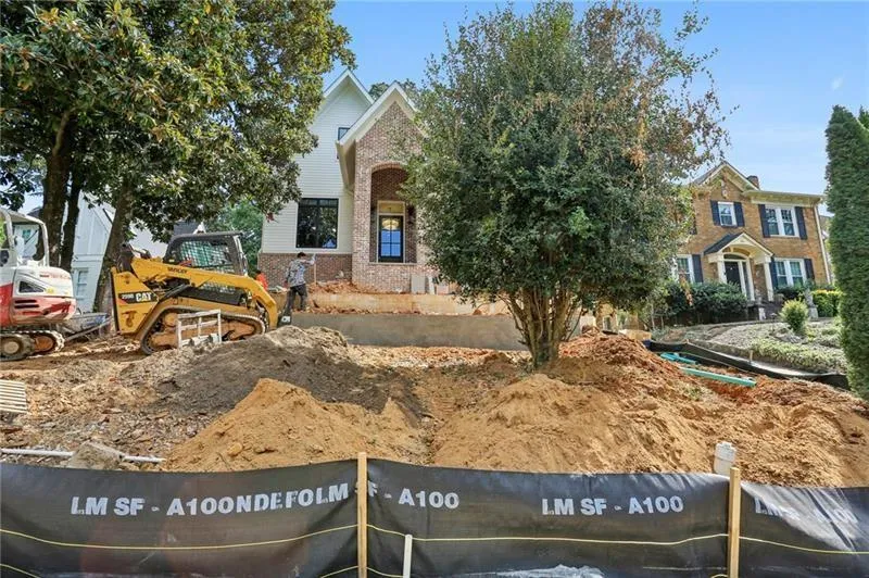 621 E Morningside Drive Ne, Atlanta, Georgia 30324, 6 Bedrooms Bedrooms, ,6 BathroomsBathrooms,Residential,For Sale,621 E Morningside Drive Ne,7661060
