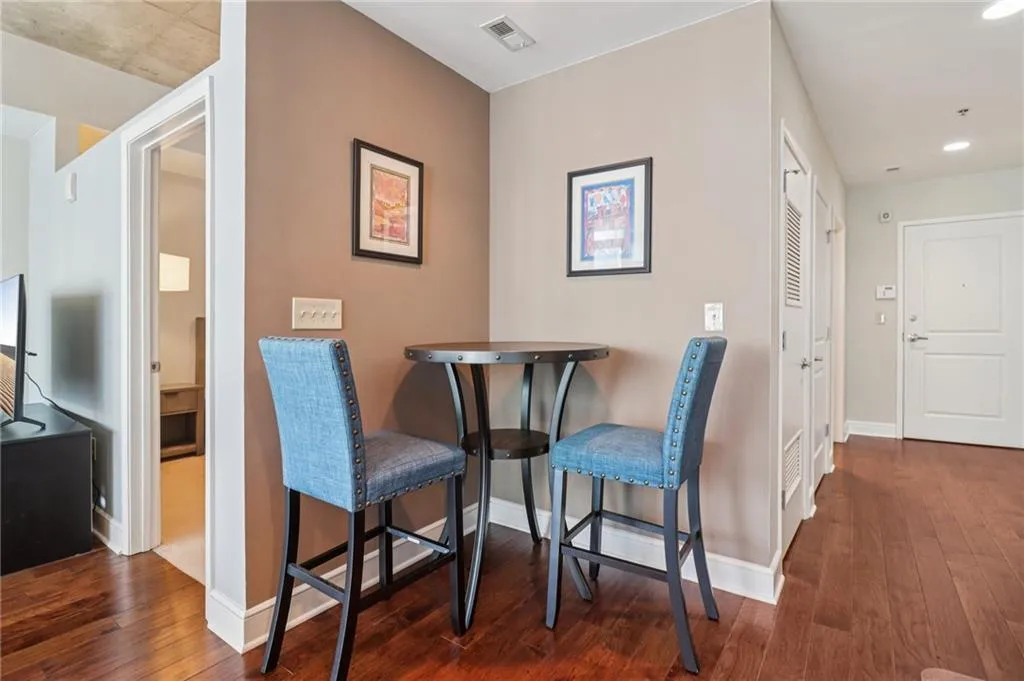 44 Peachtree Place Ne Unit 1829, Atlanta, Georgia 30309, 1 Bedroom Bedrooms, ,1 BathroomBathrooms,Residential,For Sale,44 Peachtree Place Ne Unit 1829,7609971