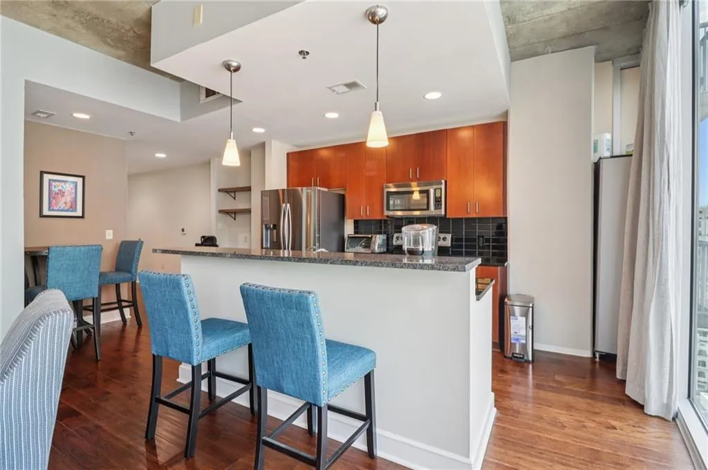 44 Peachtree Place Ne Unit 1829, Atlanta, Georgia 30309, 1 Bedroom Bedrooms, ,1 BathroomBathrooms,Residential,For Sale,44 Peachtree Place Ne Unit 1829,7609971