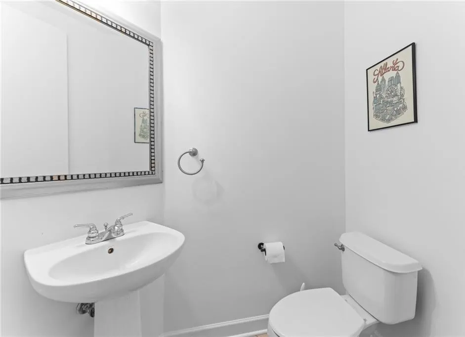 711 Cosmopolitan Drive Unit 207, Atlanta, Georgia 30324, 2 Bedrooms Bedrooms, ,2 BathroomsBathrooms,Residential,For Sale,711 Cosmopolitan Drive Unit 207,7623626