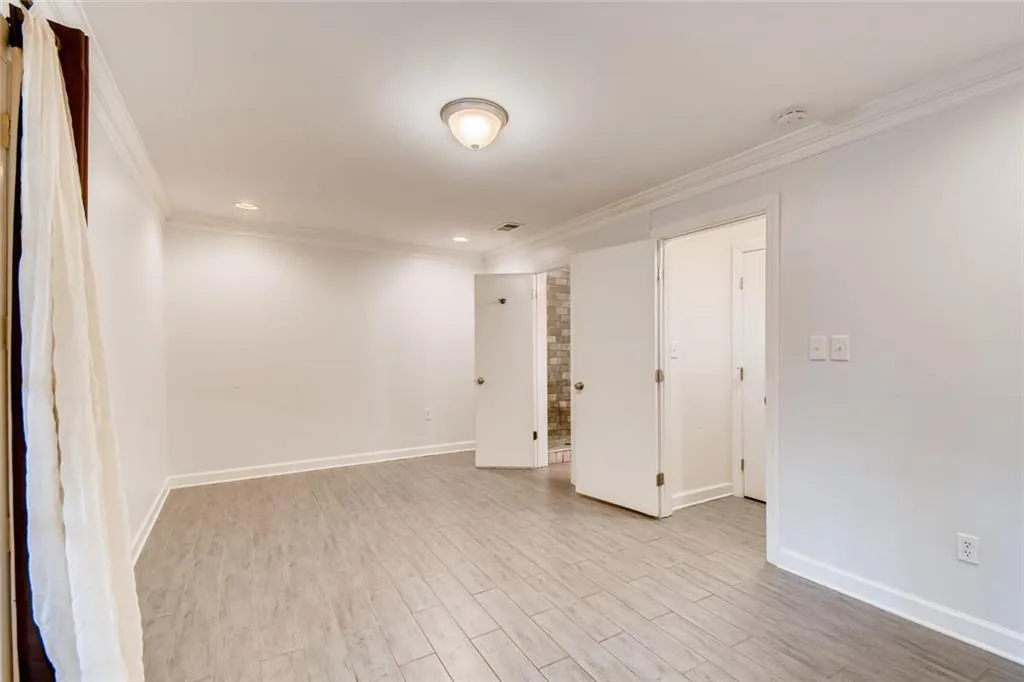 6113 Park Avenue Unit 11, Atlanta, Georgia 30342, 3 Bedrooms Bedrooms, ,2 BathroomsBathrooms,Residential,Sold,6113 Park Avenue Unit 11,6626783