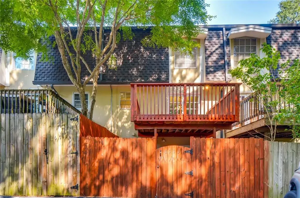 6113 Park Avenue Unit 11, Atlanta, Georgia 30342, 3 Bedrooms Bedrooms, ,2 BathroomsBathrooms,Residential,Sold,6113 Park Avenue Unit 11,6626783