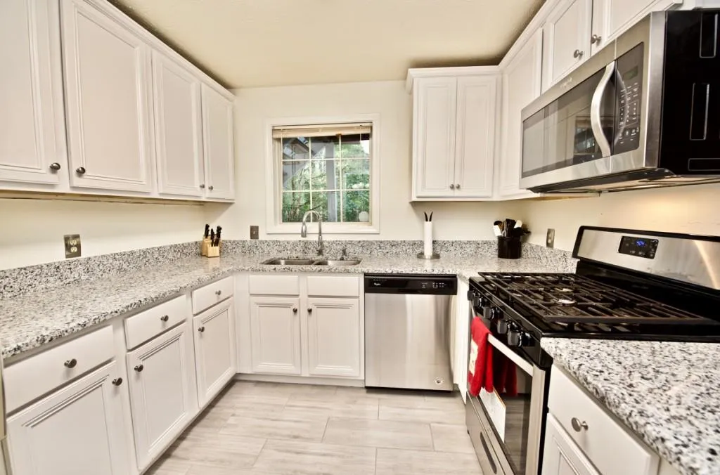 702 Gettysburg Place Unit 702, Atlanta, Georgia 30350, 2 Bedrooms Bedrooms, ,1 BathroomBathrooms,Residential,Sold,702 Gettysburg Place Unit 702,5926179
