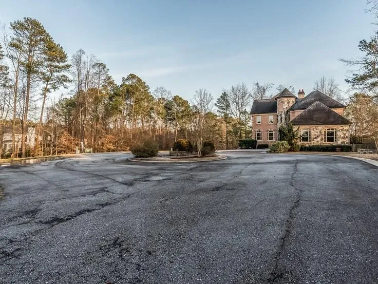 7611 Regency Circle, Sandy Springs, Georgia 30350, 5 Bedrooms Bedrooms, ,5 BathroomsBathrooms,Residential,Sold,7611 Regency Circle,6992059