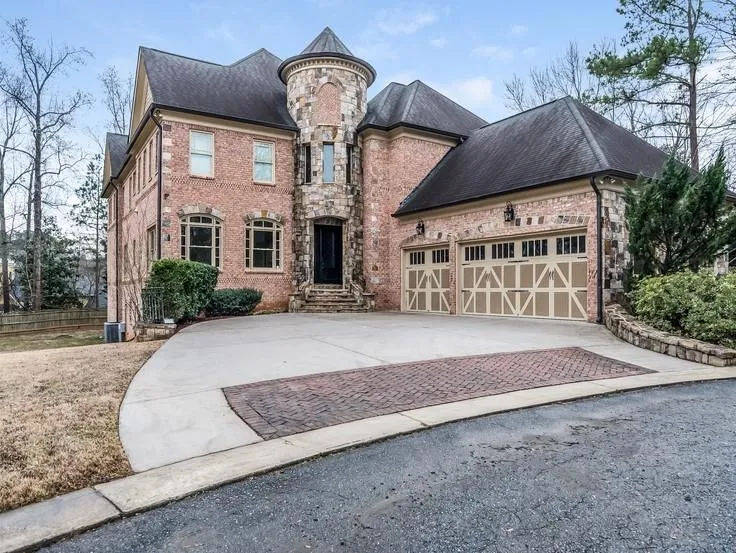 7611 Regency Circle, Sandy Springs, Georgia 30350, 5 Bedrooms Bedrooms, ,5 BathroomsBathrooms,Residential,Sold,7611 Regency Circle,6992059