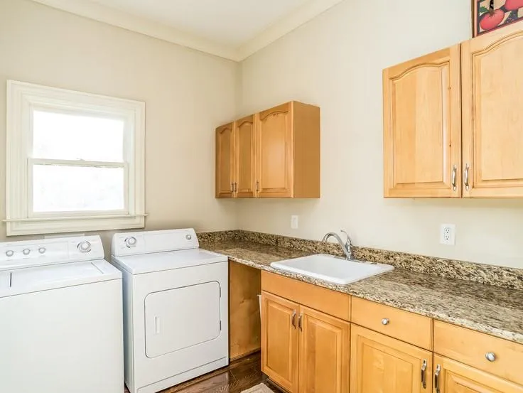 7611 Regency Circle, Sandy Springs, Georgia 30350, 5 Bedrooms Bedrooms, ,5 BathroomsBathrooms,Residential,Sold,7611 Regency Circle,6992059