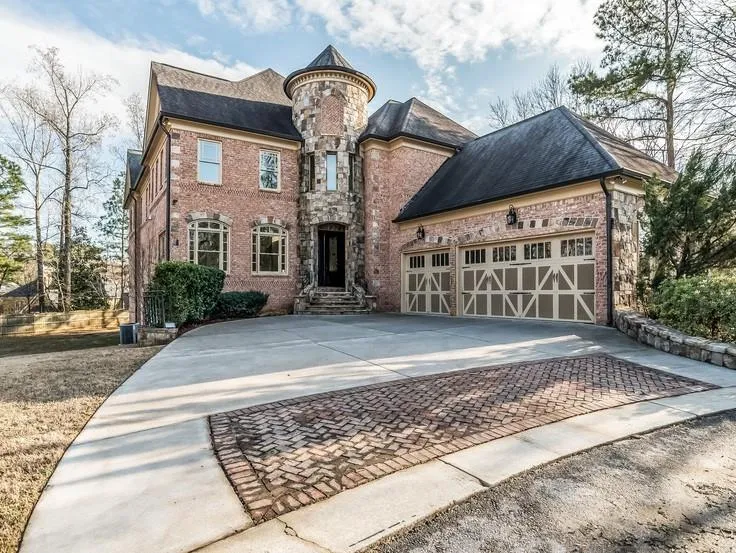 7611 Regency Circle, Sandy Springs, Georgia 30350, 5 Bedrooms Bedrooms, ,5 BathroomsBathrooms,Residential,Sold,7611 Regency Circle,6992059