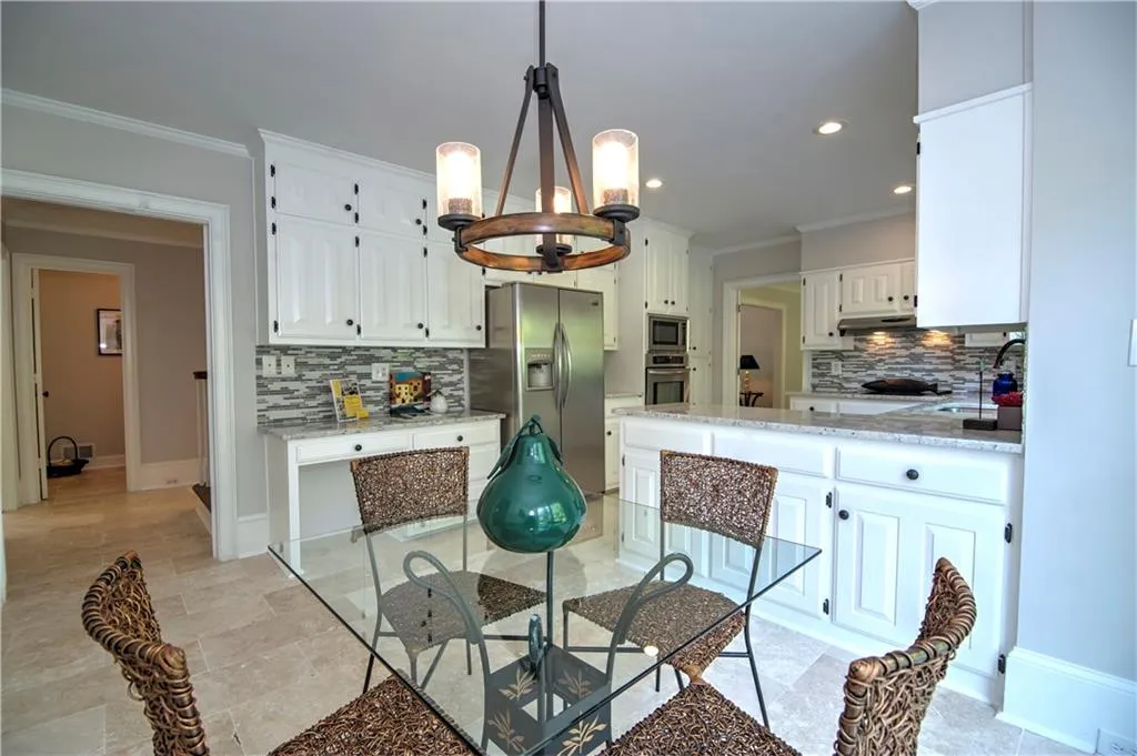 345 Crosstree Lane, Sandy Springs, Georgia 30328, 5 Bedrooms Bedrooms, ,3 BathroomsBathrooms,Residential,Sold,345 Crosstree Lane,5689371