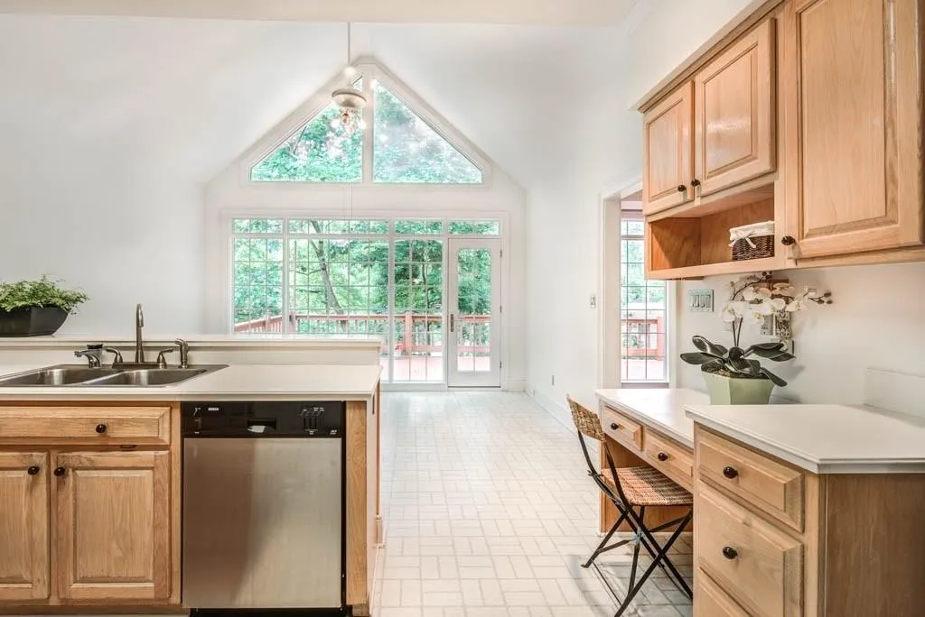 155 Belmont Trace, Atlanta, Georgia 30328, 3 Bedrooms Bedrooms, ,2 BathroomsBathrooms,Residential,Sold,155 Belmont Trace,6736380