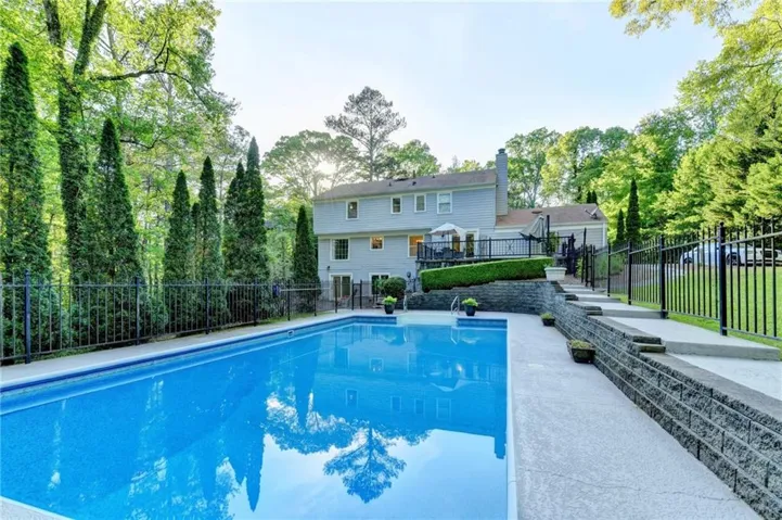 151 Shadowlawn Road Se, Marietta, Georgia 30067
