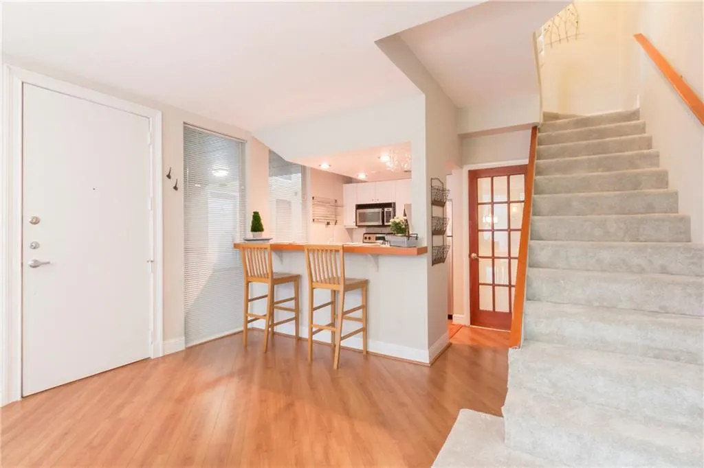 287 14th Street Nw Unit 13, Atlanta, Georgia 30318, 2 Bedrooms Bedrooms, ,1 BathroomBathrooms,Residential,Sold,287 14th Street Nw Unit 13,5905072
