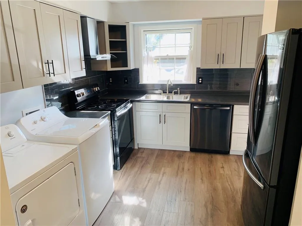 6700 Roswell Road Unit 29e, Atlanta, Georgia 30328, 2 Bedrooms Bedrooms, ,1 BathroomBathrooms,Residential,Sold,6700 Roswell Road Unit 29e,6679663