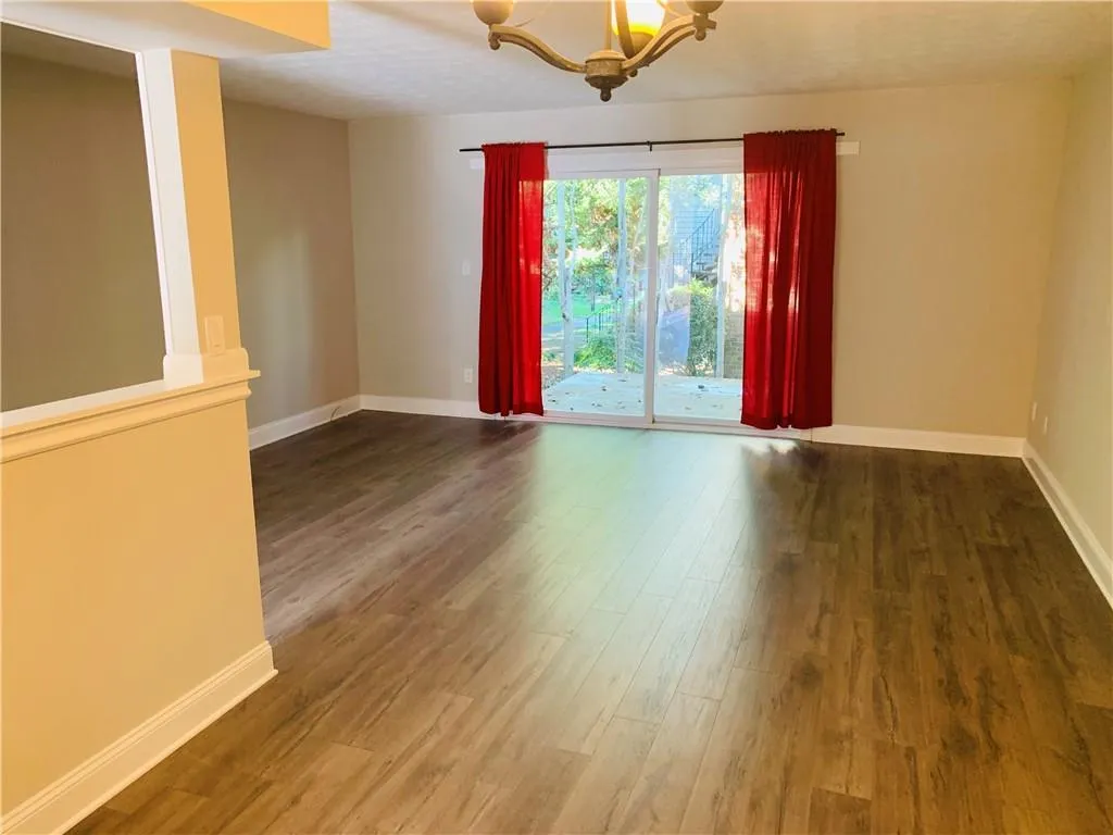 6700 Roswell Road Unit 29e, Atlanta, Georgia 30328, 2 Bedrooms Bedrooms, ,1 BathroomBathrooms,Residential,Sold,6700 Roswell Road Unit 29e,6679663