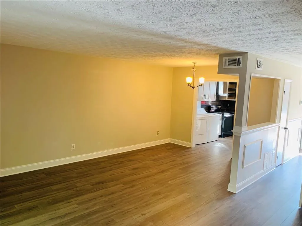 6700 Roswell Road Unit 29e, Atlanta, Georgia 30328, 2 Bedrooms Bedrooms, ,1 BathroomBathrooms,Residential,Sold,6700 Roswell Road Unit 29e,6679663