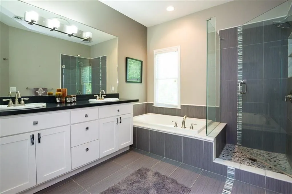 8615 Hope Mews Court, Atlanta, Georgia 30350, 2 Bedrooms Bedrooms, ,2 BathroomsBathrooms,Residential,Sold,8615 Hope Mews Court,6010413