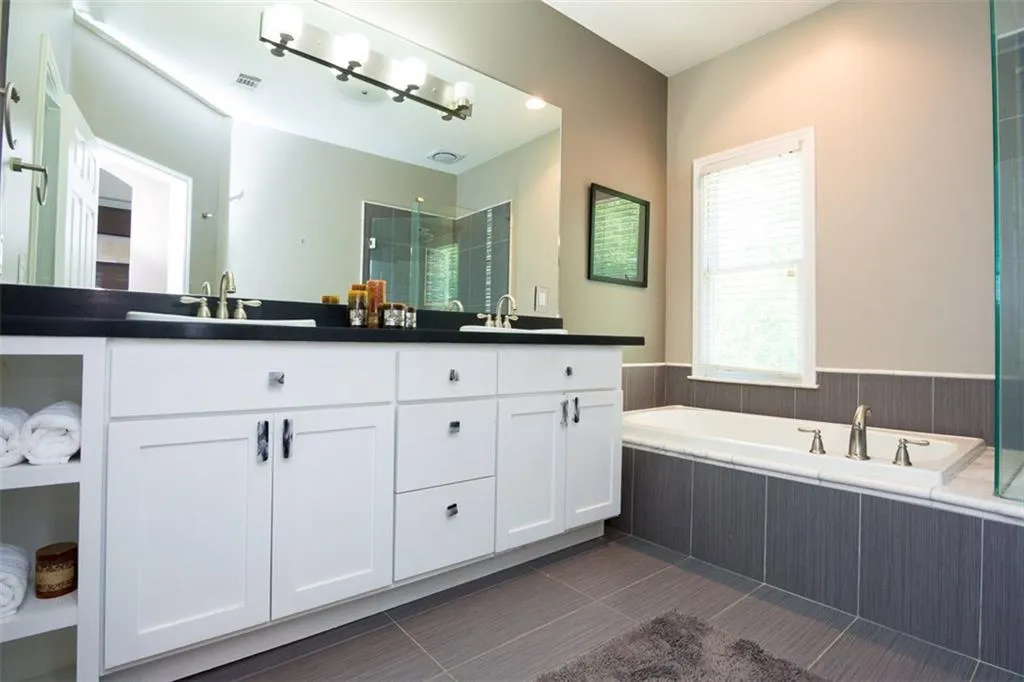 8615 Hope Mews Court, Atlanta, Georgia 30350, 2 Bedrooms Bedrooms, ,2 BathroomsBathrooms,Residential,Sold,8615 Hope Mews Court,6010413