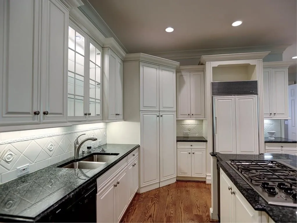 8305 Grogans Ferry Road, Sandy Springs, Georgia 30350, 4 Bedrooms Bedrooms, ,5 BathroomsBathrooms,Residential,Sold,8305 Grogans Ferry Road,6020481