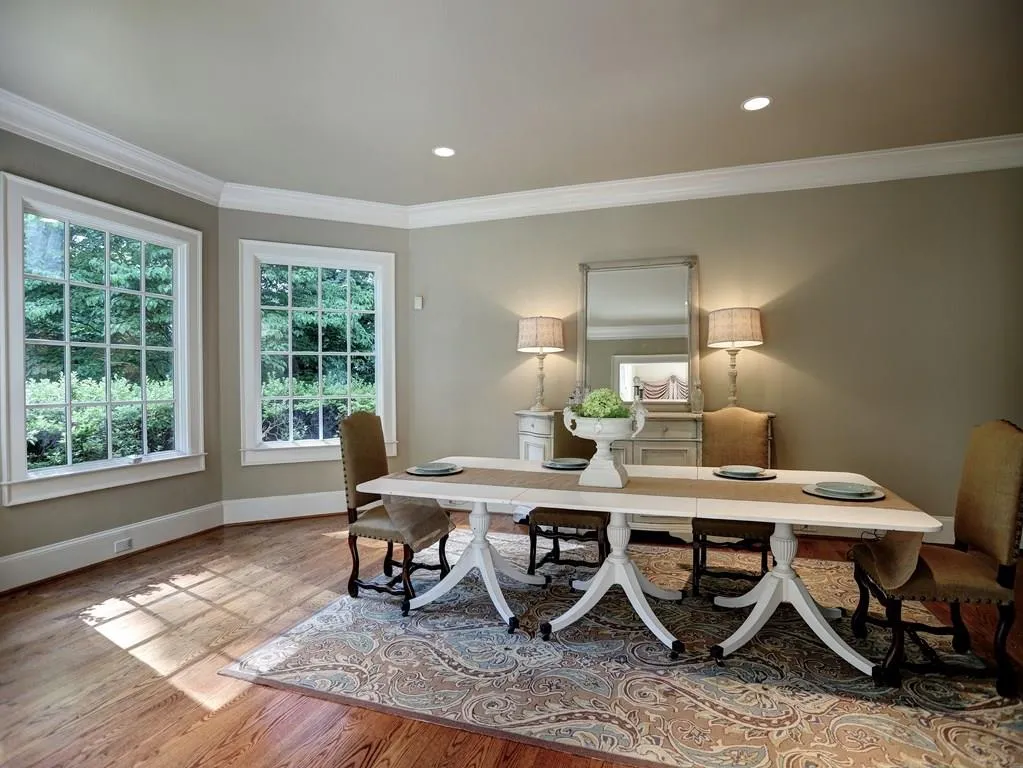 8305 Grogans Ferry Road, Sandy Springs, Georgia 30350, 4 Bedrooms Bedrooms, ,5 BathroomsBathrooms,Residential,Sold,8305 Grogans Ferry Road,6020481