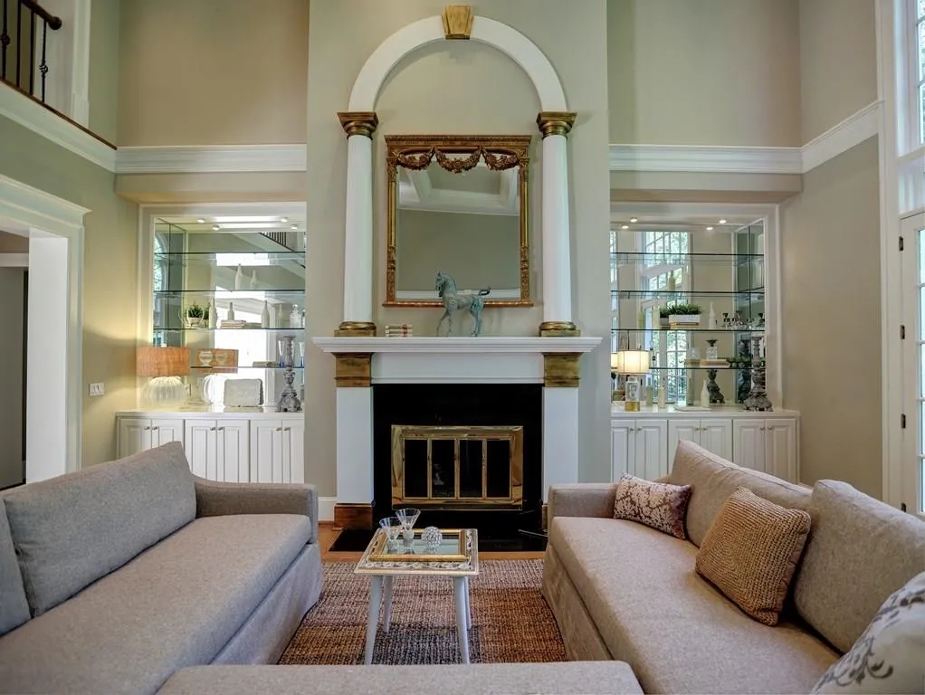 8305 Grogans Ferry Road, Sandy Springs, Georgia 30350, 4 Bedrooms Bedrooms, ,5 BathroomsBathrooms,Residential,Sold,8305 Grogans Ferry Road,6020481