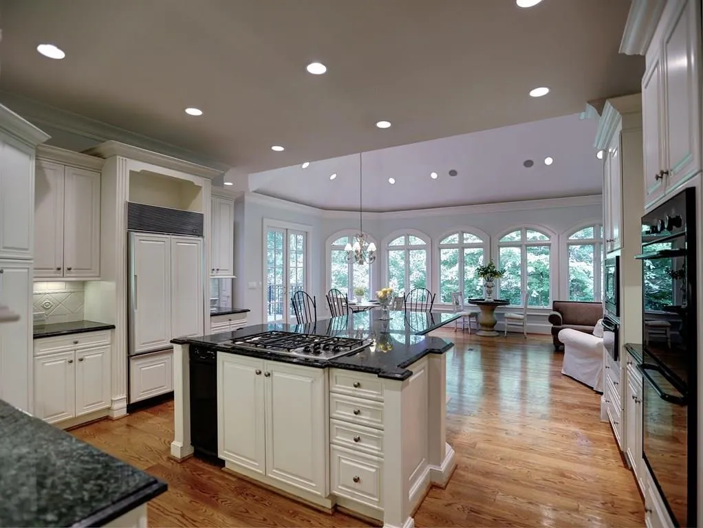8305 Grogans Ferry Road, Sandy Springs, Georgia 30350, 4 Bedrooms Bedrooms, ,5 BathroomsBathrooms,Residential,Sold,8305 Grogans Ferry Road,6020481