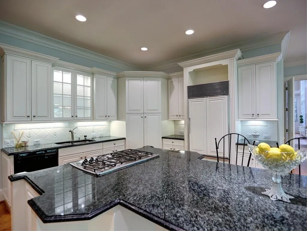 8305 Grogans Ferry Road, Sandy Springs, Georgia 30350, 4 Bedrooms Bedrooms, ,5 BathroomsBathrooms,Residential,Sold,8305 Grogans Ferry Road,6020481