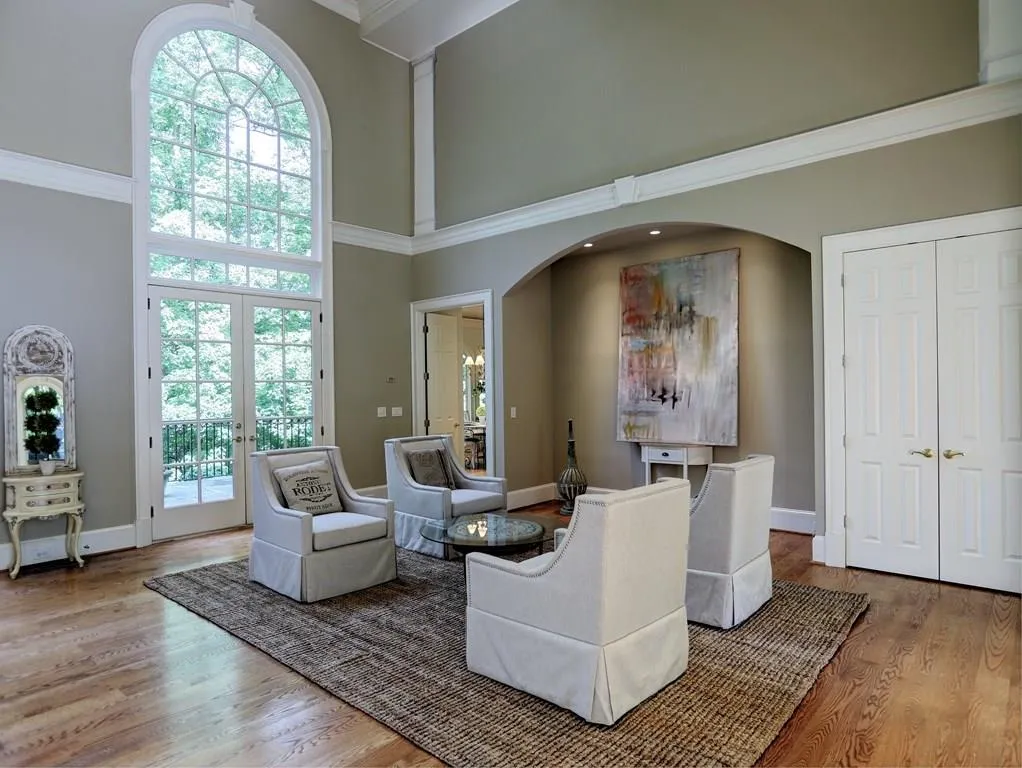 8305 Grogans Ferry Road, Sandy Springs, Georgia 30350, 4 Bedrooms Bedrooms, ,5 BathroomsBathrooms,Residential,Sold,8305 Grogans Ferry Road,6020481