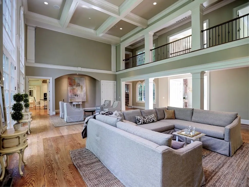 8305 Grogans Ferry Road, Sandy Springs, Georgia 30350, 4 Bedrooms Bedrooms, ,5 BathroomsBathrooms,Residential,Sold,8305 Grogans Ferry Road,6020481