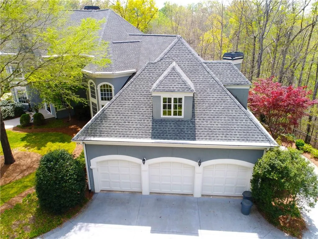 8305 Grogans Ferry Road, Sandy Springs, Georgia 30350, 4 Bedrooms Bedrooms, ,5 BathroomsBathrooms,Residential,Sold,8305 Grogans Ferry Road,6020481