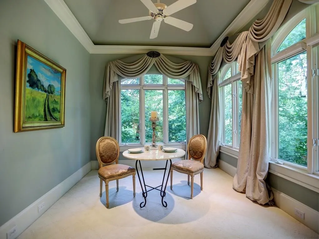 8305 Grogans Ferry Road, Sandy Springs, Georgia 30350, 4 Bedrooms Bedrooms, ,5 BathroomsBathrooms,Residential,Sold,8305 Grogans Ferry Road,6020481