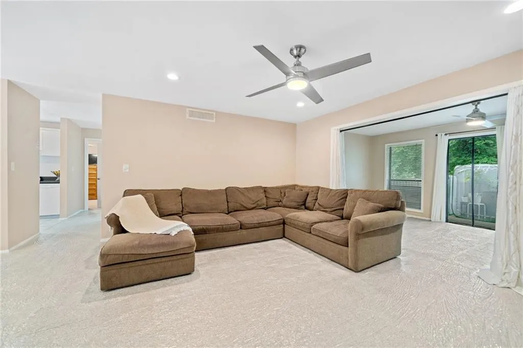 1706 Woodcliff Drive, Atlanta, Georgia 30350, 2 Bedrooms Bedrooms, ,2 BathroomsBathrooms,Residential,Sold,1706 Woodcliff Drive,7428685