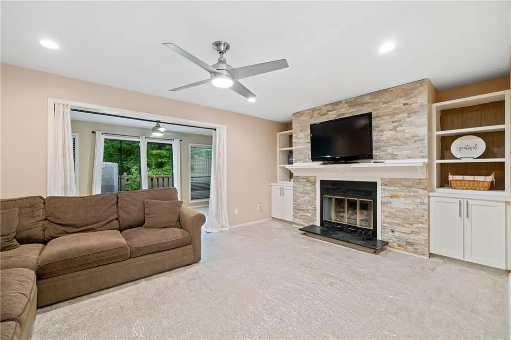 1706 Woodcliff Drive, Atlanta, Georgia 30350, 2 Bedrooms Bedrooms, ,2 BathroomsBathrooms,Residential,Sold,1706 Woodcliff Drive,7428685