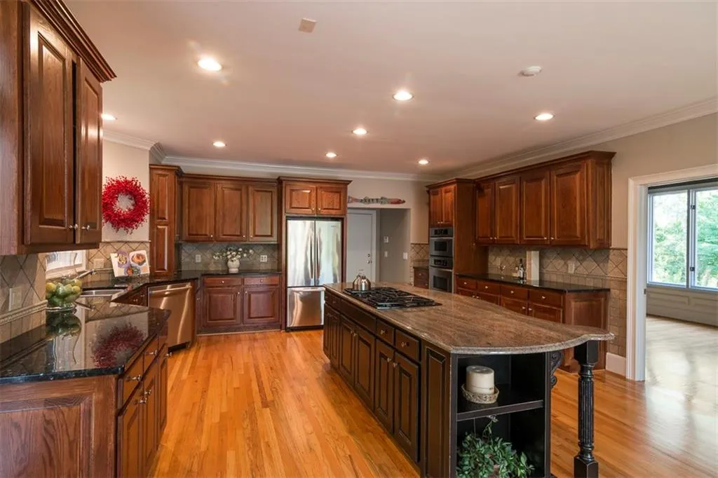 4910 Spruce Bluff Drive, Sandy Springs, Georgia 30350, 6 Bedrooms Bedrooms, ,5 BathroomsBathrooms,Residential,Sold,4910 Spruce Bluff Drive,5751890