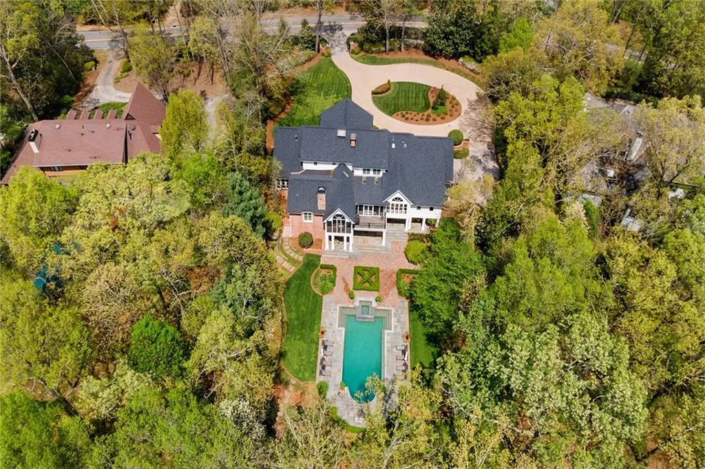 5660 Glen Errol Road, Atlanta, Georgia 30327, 4 Bedrooms Bedrooms, ,5 BathroomsBathrooms,Residential,Sold,5660 Glen Errol Road,7201382