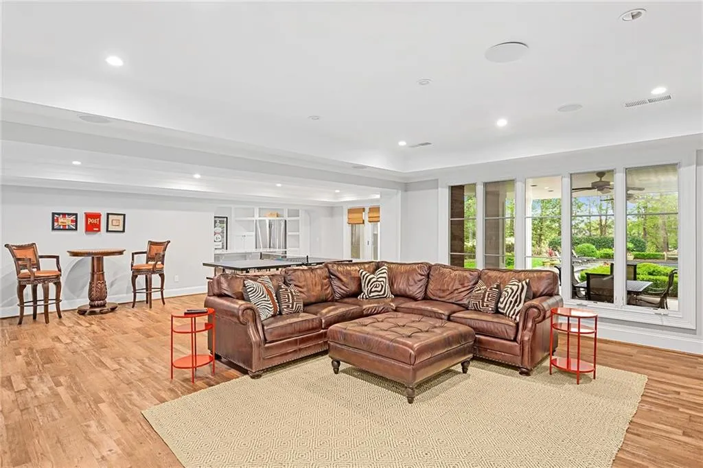 5660 Glen Errol Road, Atlanta, Georgia 30327, 4 Bedrooms Bedrooms, ,5 BathroomsBathrooms,Residential,Sold,5660 Glen Errol Road,7201382