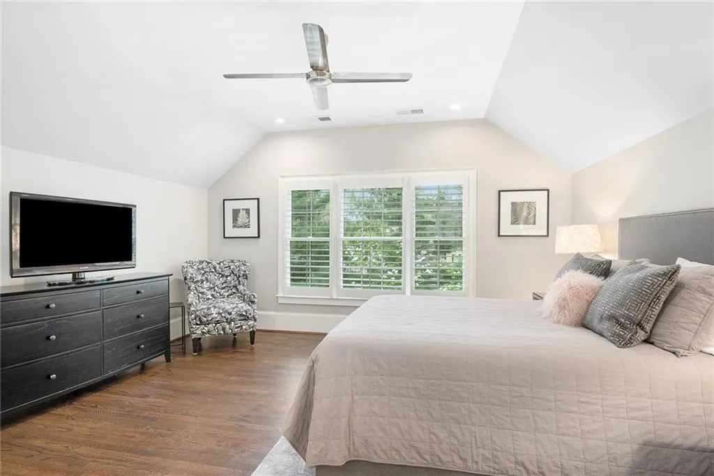 5660 Glen Errol Road, Atlanta, Georgia 30327, 4 Bedrooms Bedrooms, ,5 BathroomsBathrooms,Residential,Sold,5660 Glen Errol Road,7201382