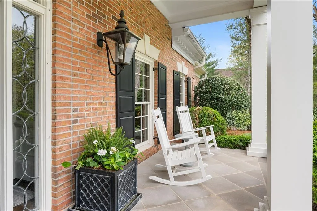 5660 Glen Errol Road, Atlanta, Georgia 30327, 4 Bedrooms Bedrooms, ,5 BathroomsBathrooms,Residential,Sold,5660 Glen Errol Road,7201382