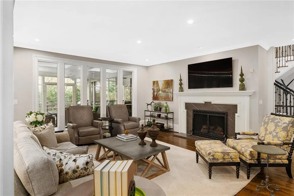 5660 Glen Errol Road, Atlanta, Georgia 30327, 4 Bedrooms Bedrooms, ,5 BathroomsBathrooms,Residential,Sold,5660 Glen Errol Road,7201382