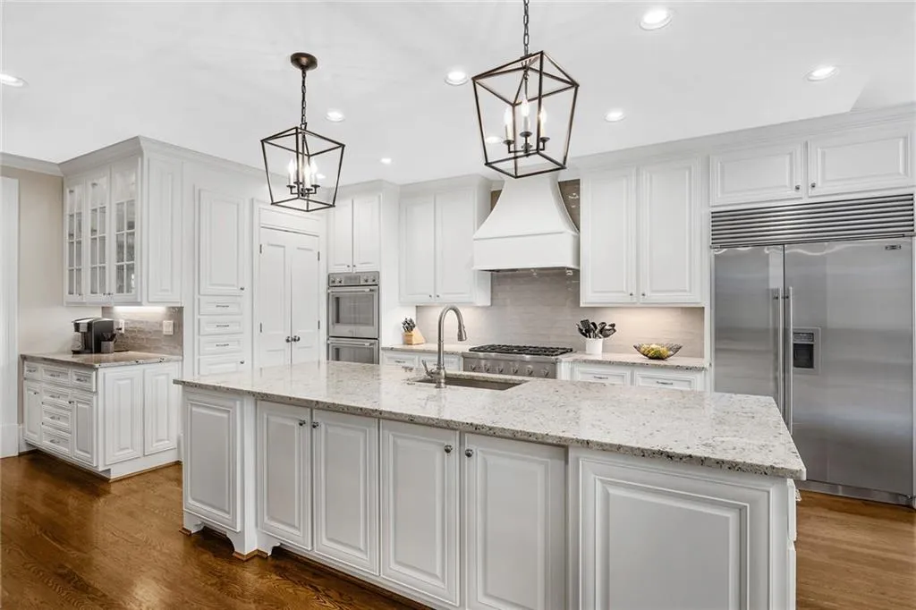 5660 Glen Errol Road, Atlanta, Georgia 30327, 4 Bedrooms Bedrooms, ,5 BathroomsBathrooms,Residential,Sold,5660 Glen Errol Road,7201382