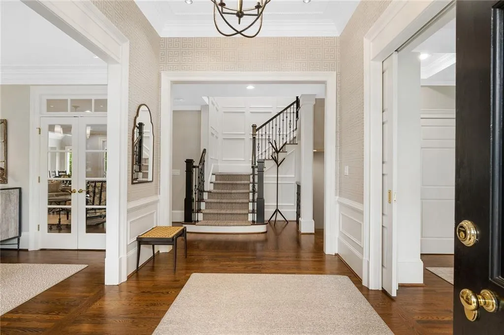 5660 Glen Errol Road, Atlanta, Georgia 30327, 4 Bedrooms Bedrooms, ,5 BathroomsBathrooms,Residential,Sold,5660 Glen Errol Road,7201382