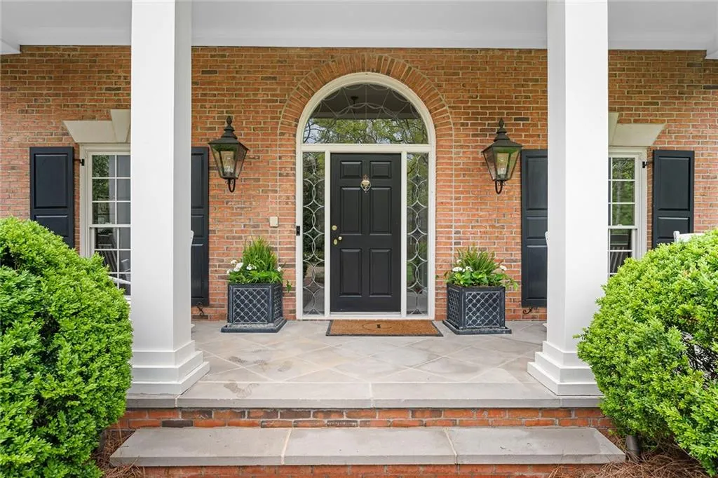 5660 Glen Errol Road, Atlanta, Georgia 30327, 4 Bedrooms Bedrooms, ,5 BathroomsBathrooms,Residential,Sold,5660 Glen Errol Road,7201382