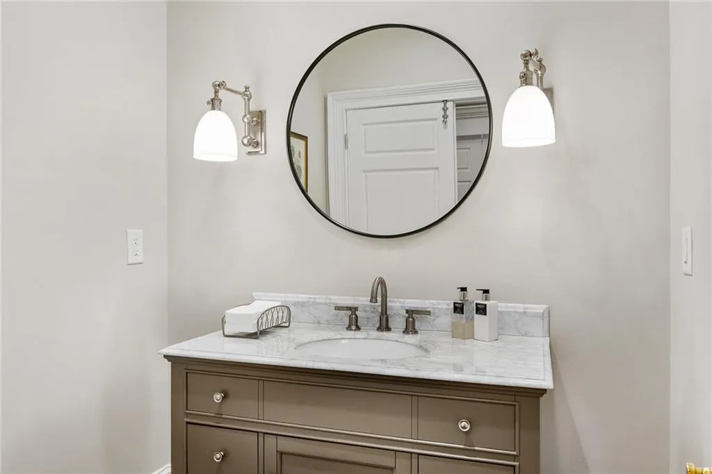 5660 Glen Errol Road, Atlanta, Georgia 30327, 4 Bedrooms Bedrooms, ,5 BathroomsBathrooms,Residential,Sold,5660 Glen Errol Road,7201382