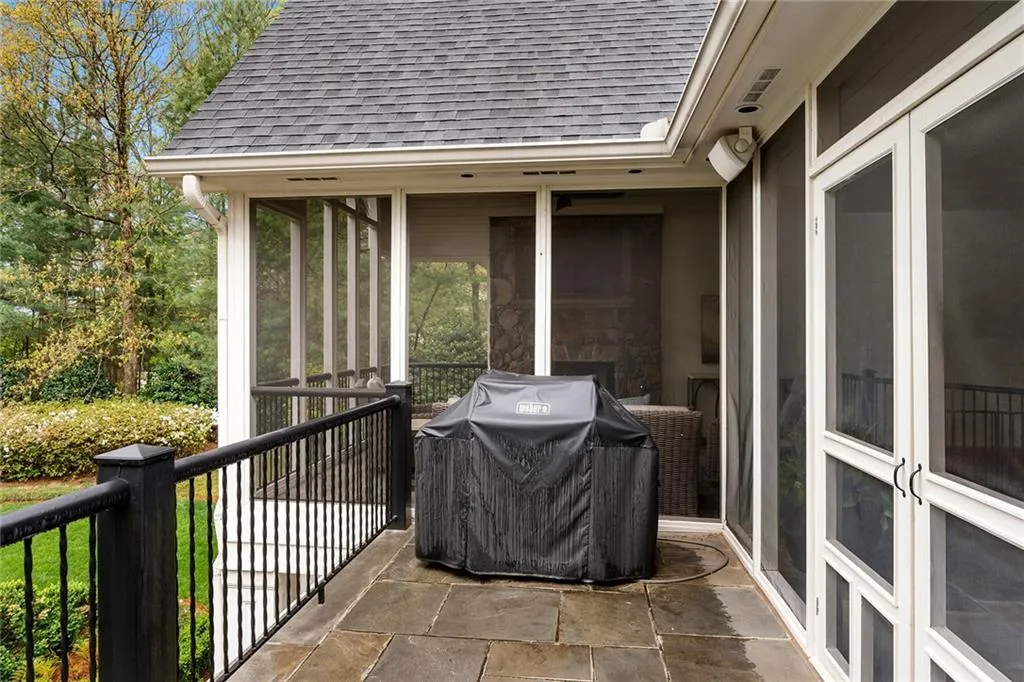 5660 Glen Errol Road, Atlanta, Georgia 30327, 4 Bedrooms Bedrooms, ,5 BathroomsBathrooms,Residential,Sold,5660 Glen Errol Road,7201382