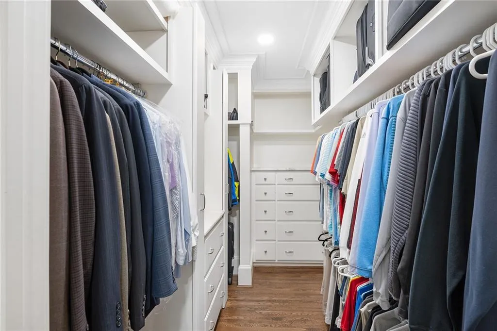 5660 Glen Errol Road, Atlanta, Georgia 30327, 4 Bedrooms Bedrooms, ,5 BathroomsBathrooms,Residential,Sold,5660 Glen Errol Road,7201382