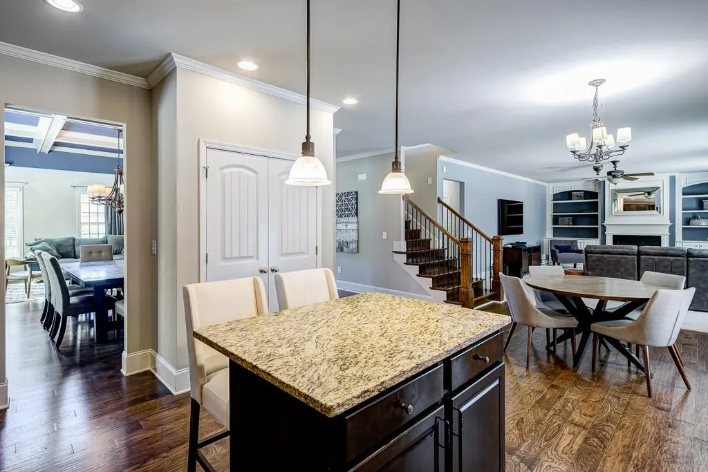 7795 Stratford Lane, Sandy Springs, Georgia 30350, 5 Bedrooms Bedrooms, ,4 BathroomsBathrooms,Residential,Sold,7795 Stratford Lane,6048106