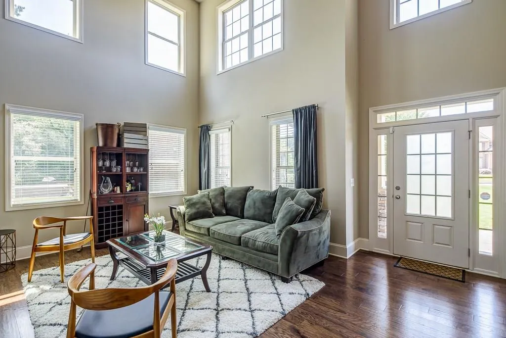 7795 Stratford Lane, Sandy Springs, Georgia 30350, 5 Bedrooms Bedrooms, ,4 BathroomsBathrooms,Residential,Sold,7795 Stratford Lane,6048106