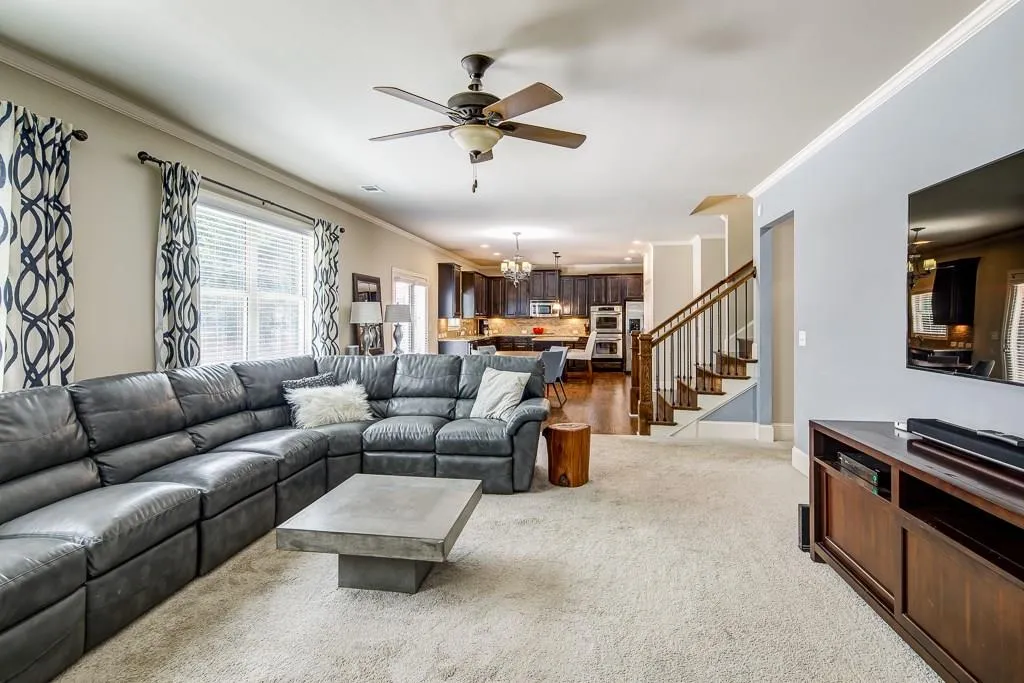 7795 Stratford Lane, Sandy Springs, Georgia 30350, 5 Bedrooms Bedrooms, ,4 BathroomsBathrooms,Residential,Sold,7795 Stratford Lane,6048106