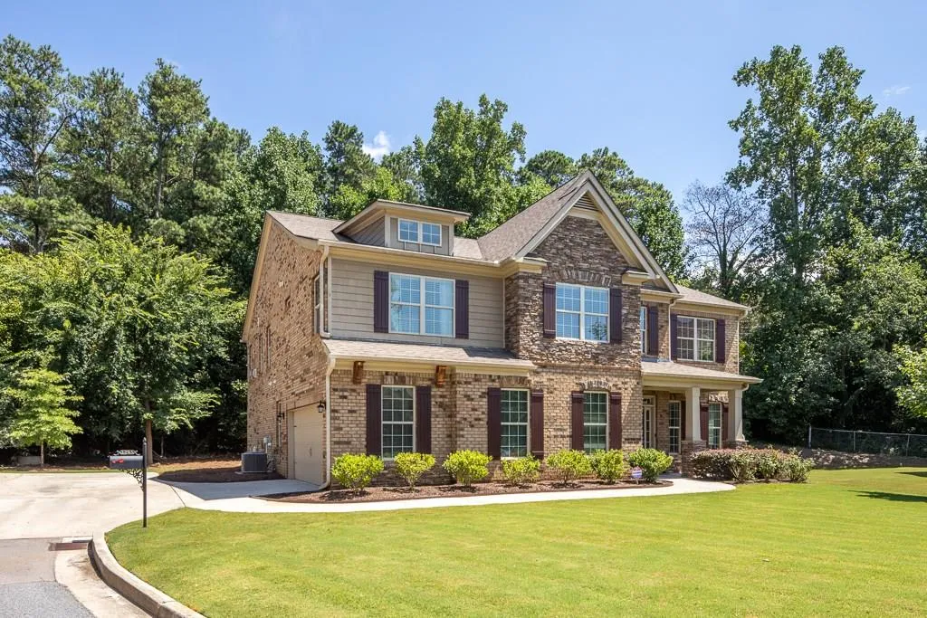 7795 Stratford Lane, Sandy Springs, Georgia 30350, 5 Bedrooms Bedrooms, ,4 BathroomsBathrooms,Residential,Sold,7795 Stratford Lane,6048106