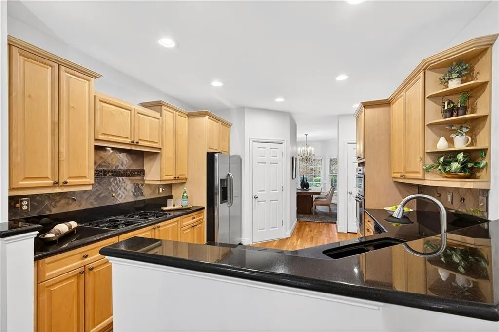 201 Crossing Valley Lane, Atlanta, Georgia 30339, 4 Bedrooms Bedrooms, ,3 BathroomsBathrooms,Residential,For Sale,201 Crossing Valley Lane,7669050