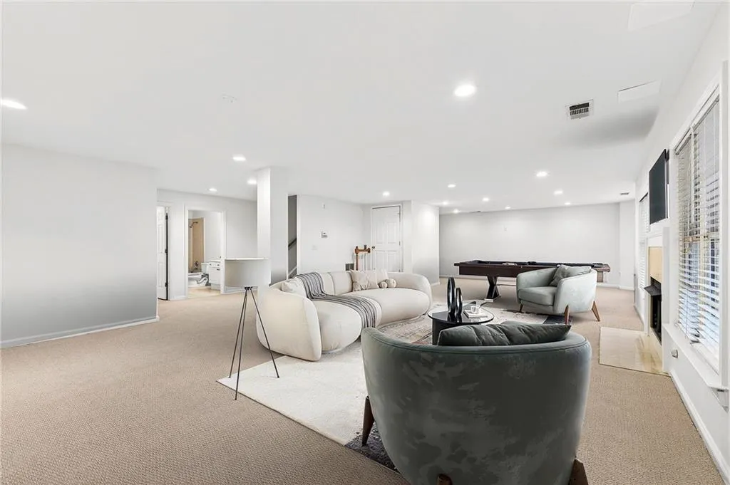 201 Crossing Valley Lane, Atlanta, Georgia 30339, 4 Bedrooms Bedrooms, ,3 BathroomsBathrooms,Residential,For Sale,201 Crossing Valley Lane,7669050