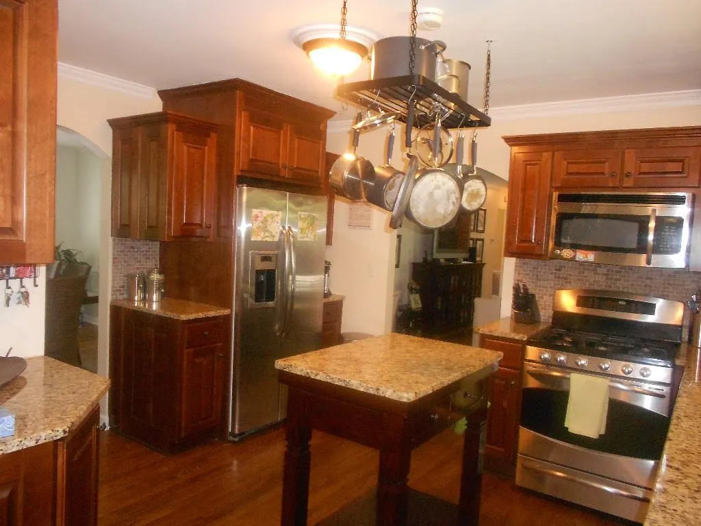 690 Glenforest Road, Atlanta, Georgia 30328, 4 Bedrooms Bedrooms, ,2 BathroomsBathrooms,Residential,Sold,690 Glenforest Road,5591211